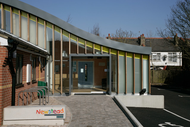 Newstead Children's Centre main entrance 
